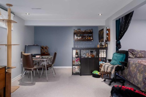 60 Doverview Place Se, Calgary, AB - Indoor