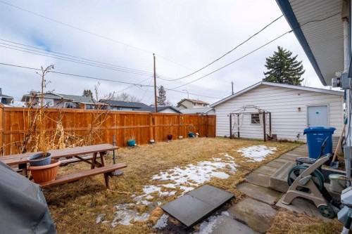 60 Doverview Place Se, Calgary, AB - Outdoor