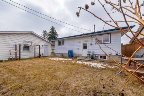 60 Doverview Place Se, Calgary, AB - Outdoor With Exterior