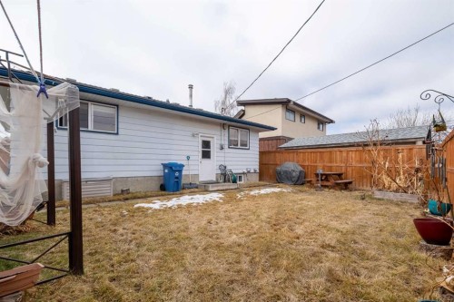 60 Doverview Place Se, Calgary, AB - Outdoor With Exterior
