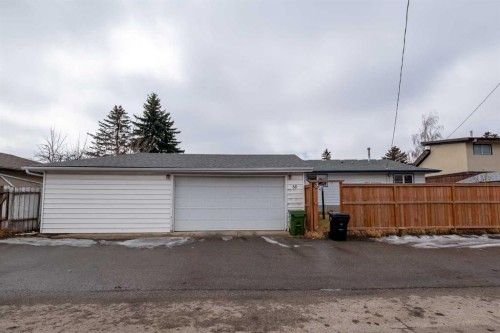 60 Doverview Place Se, Calgary, AB - Outdoor