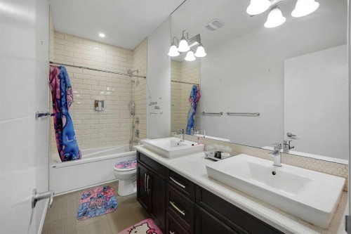 17 Yorkstone Way Sw, Calgary, AB - Indoor Photo Showing Bathroom