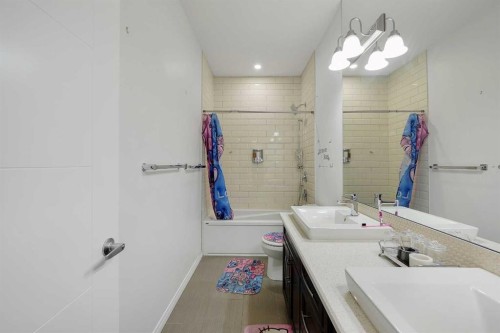 17 Yorkstone Way Sw, Calgary, AB - Indoor Photo Showing Bathroom