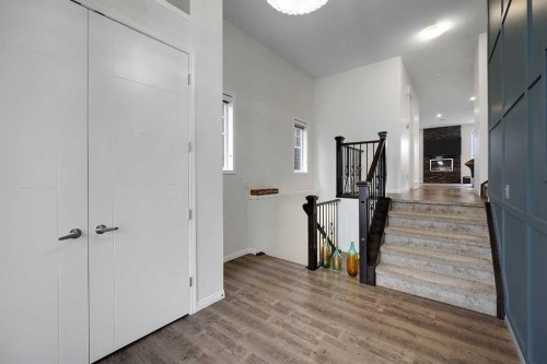 17 Yorkstone Way Sw, Calgary, AB - Indoor Photo Showing Other Room