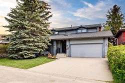 124 Edgehill Close NW Calgary, AB T3A 2X1