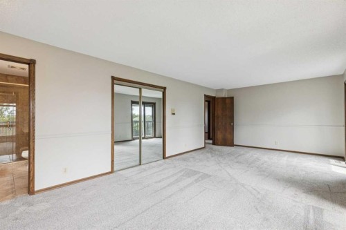 124 Edgehill Close Nw, Calgary, AB - Indoor Photo Showing Other Room