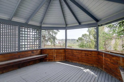 124 Edgehill Close Nw, Calgary, AB - Outdoor With Deck Patio Veranda With Exterior