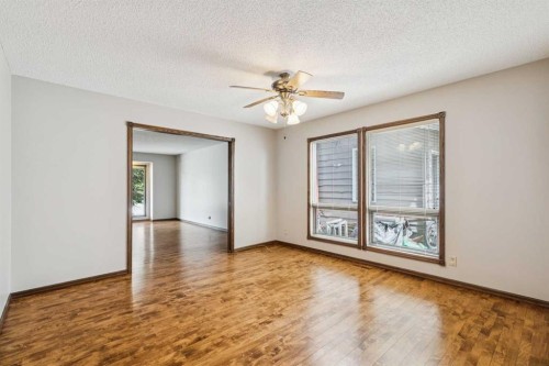 124 Edgehill Close Nw, Calgary, AB - Indoor Photo Showing Other Room