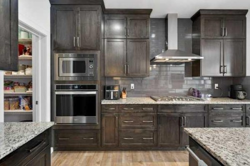 45 Evansfield Manor Nw, Calgary, AB - Indoor Photo Showing Kitchen With Upgraded Kitchen