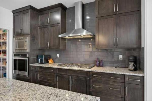 45 Evansfield Manor Nw, Calgary, AB - Indoor Photo Showing Kitchen With Upgraded Kitchen