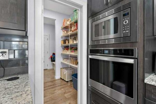 45 Evansfield Manor Nw, Calgary, AB - Indoor Photo Showing Kitchen
