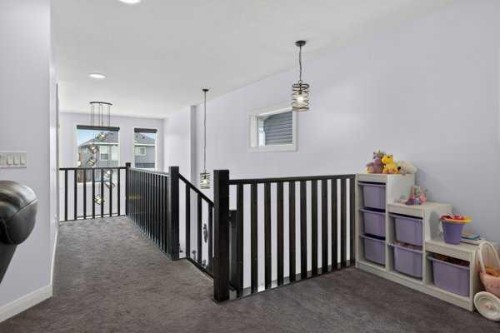 45 Evansfield Manor Nw, Calgary, AB - Indoor Photo Showing Other Room