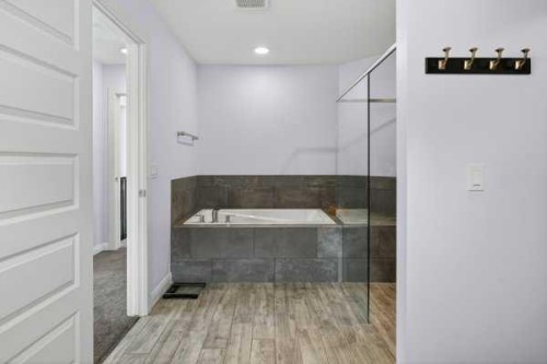 45 Evansfield Manor Nw, Calgary, AB - Indoor Photo Showing Bathroom