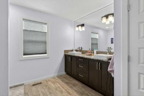 45 Evansfield Manor Nw, Calgary, AB - Indoor Photo Showing Bathroom