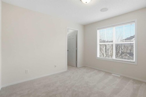 305 Elgin Gardens Se, Calgary, AB - Indoor Photo Showing Other Room