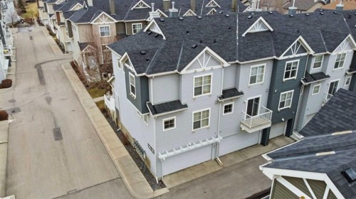 305 Elgin Gardens Se, Calgary, AB - Outdoor