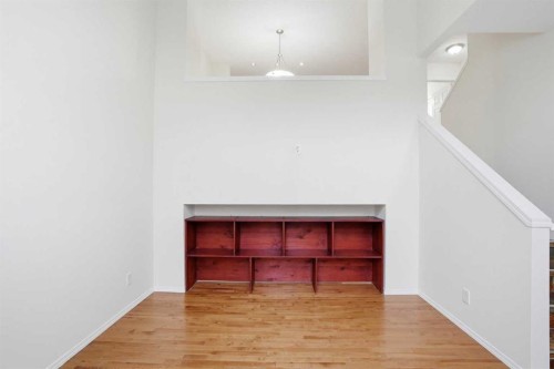 305 Elgin Gardens Se, Calgary, AB - Indoor Photo Showing Other Room