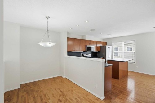 305 Elgin Gardens Se, Calgary, AB - Indoor Photo Showing Kitchen