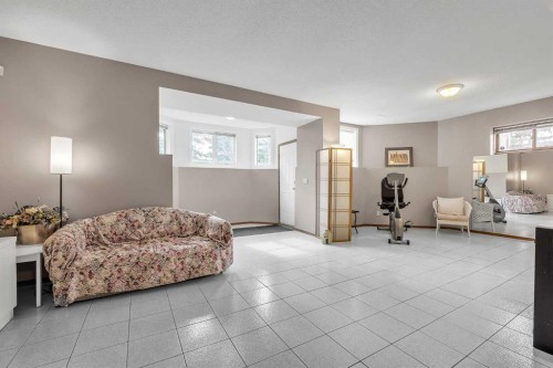 28 Woodpark Close Sw, Calgary, AB - Indoor
