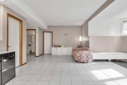 28 Woodpark Close Sw, Calgary, AB - Indoor Photo Showing Other Room