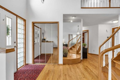 28 Woodpark Close Sw, Calgary, AB - Indoor Photo Showing Other Room