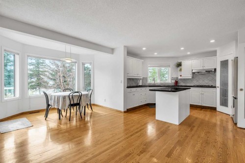 28 Woodpark Close Sw, Calgary, AB - Indoor