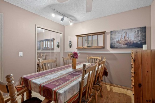 80 Deerbrook Road Se, Calgary, AB - Indoor Photo Showing Dining Room