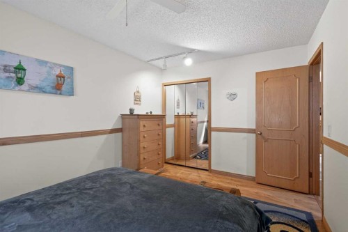 80 Deerbrook Road Se, Calgary, AB - Indoor