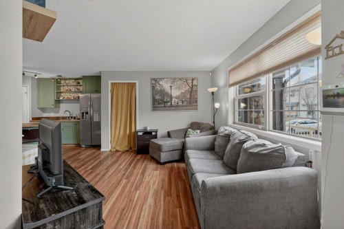 105-23 Everridge Square Sw, Calgary, AB - Indoor Photo Showing Other Room