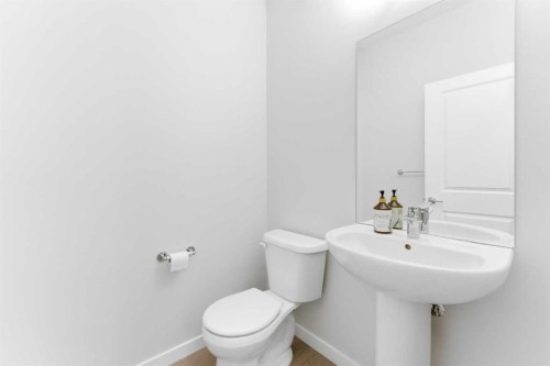 69 Legacy Manor Se, Calgary, AB - Indoor Photo Showing Bathroom
