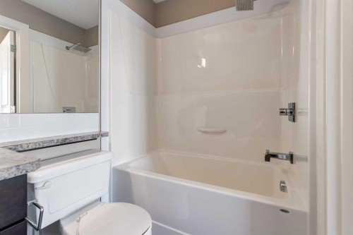 705 Evanston Square Nw, Calgary, AB - Indoor Photo Showing Bathroom