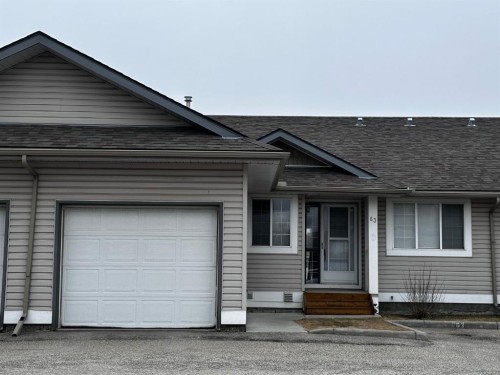63-4 Stonegate Drive NW Airdrie, AB T4B 2T2