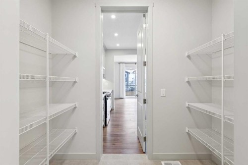 243 Marina Grove Se, Calgary, AB 