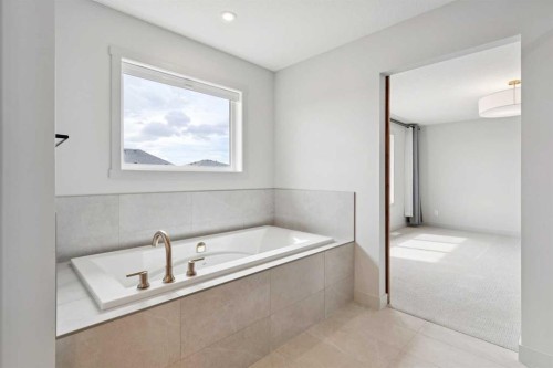 243 Marina Grove Se, Calgary, AB 