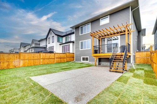 243 Marina Grove Se, Calgary, AB 