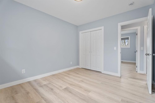 9408 5 Street Se, Calgary, AB - Indoor Photo Showing Other Room