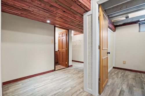 9408 5 Street Se, Calgary, AB - Indoor Photo Showing Other Room