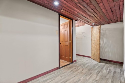 9408 5 Street Se, Calgary, AB - Indoor Photo Showing Other Room