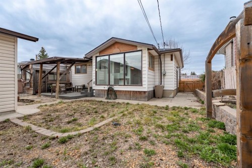 9408 5 Street Se, Calgary, AB - Outdoor