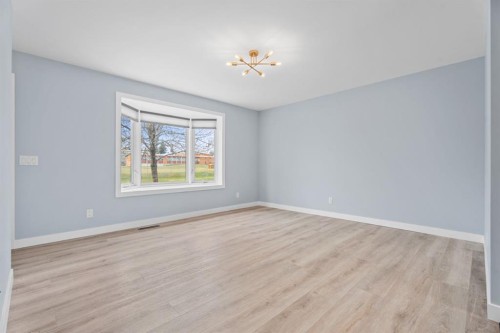 9408 5 Street Se, Calgary, AB - Indoor Photo Showing Other Room