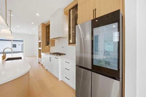 1529 18 Avenue Nw, Calgary, AB - Indoor Photo Showing Kitchen With Upgraded Kitchen