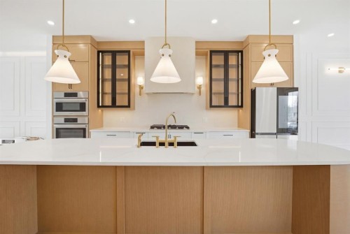 1529 18 Avenue Nw, Calgary, AB - Indoor Photo Showing Other Room