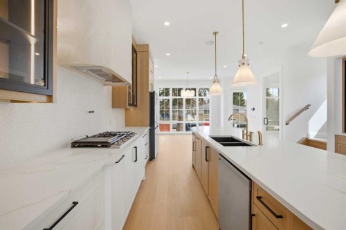 1529 18 Avenue Nw, Calgary, AB - Indoor Photo Showing Kitchen With Double Sink With Upgraded Kitchen