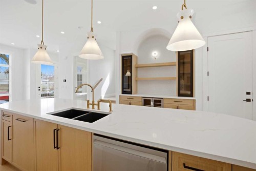 1529 18 Avenue Nw, Calgary, AB - Indoor Photo Showing Kitchen With Double Sink With Upgraded Kitchen
