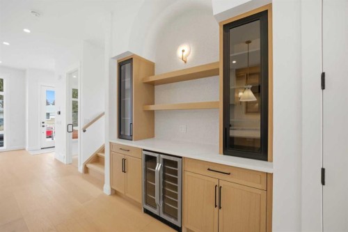 1529 18 Avenue Nw, Calgary, AB - Indoor