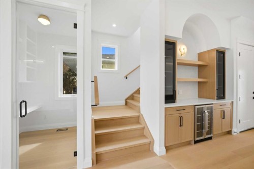 1529 18 Avenue Nw, Calgary, AB - Indoor