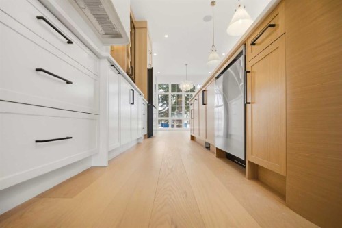 1529 18 Avenue Nw, Calgary, AB - Indoor Photo Showing Other Room