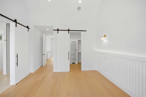 1529 18 Avenue Nw, Calgary, AB - Indoor Photo Showing Other Room