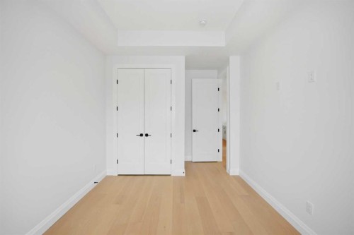 1529 18 Avenue Nw, Calgary, AB - Indoor Photo Showing Other Room