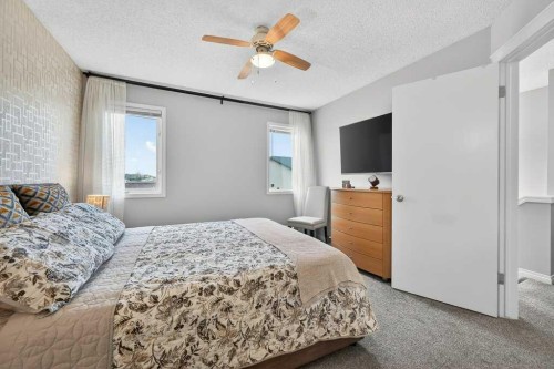 370 Prestwick Circle Se, Calgary, AB - Indoor Photo Showing Bedroom